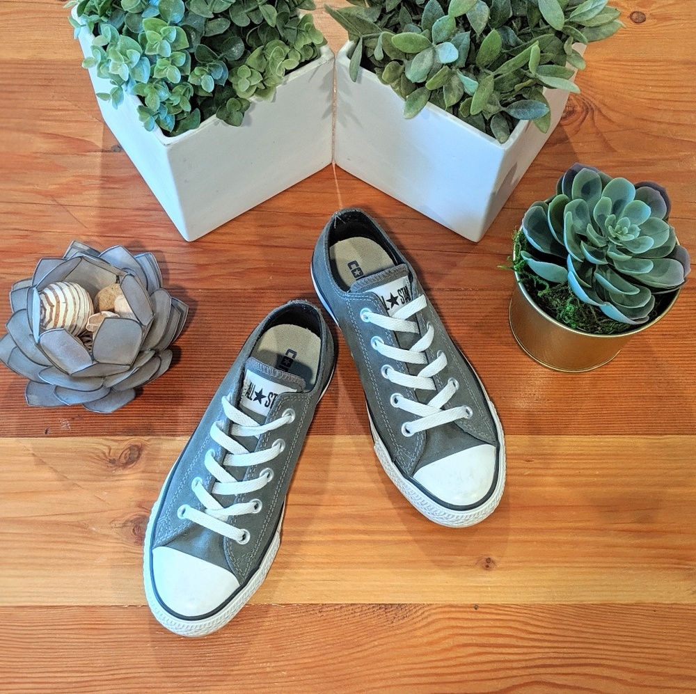 Women's Converse Sneakers - Size 6